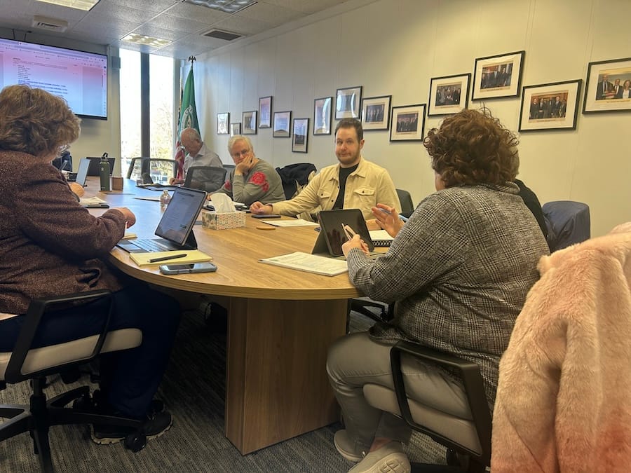 Volunteer Team That Will Put City Finances Under a Microscope Holds First Meeting